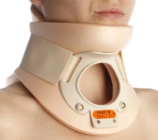 Tynor Collier Cervical Philadelphie - C3/c4 Avec Mentonnière Avec Ouverture de Trachéotomie